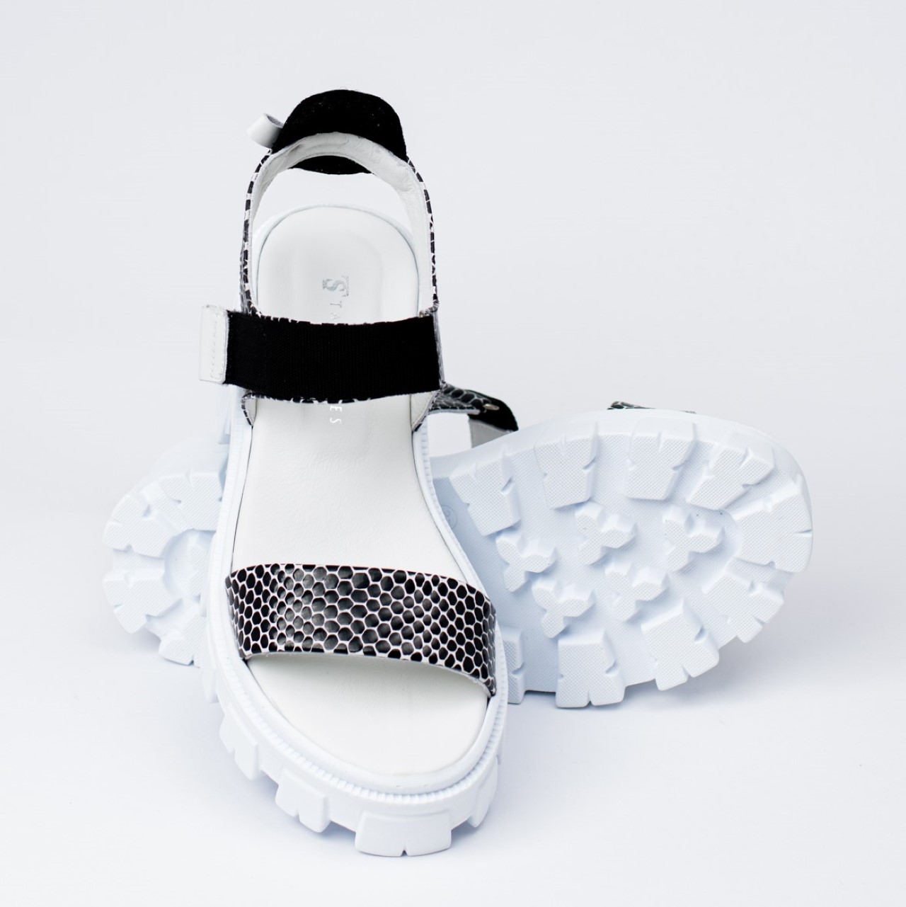 Сандали модел 21243 WHITE/B